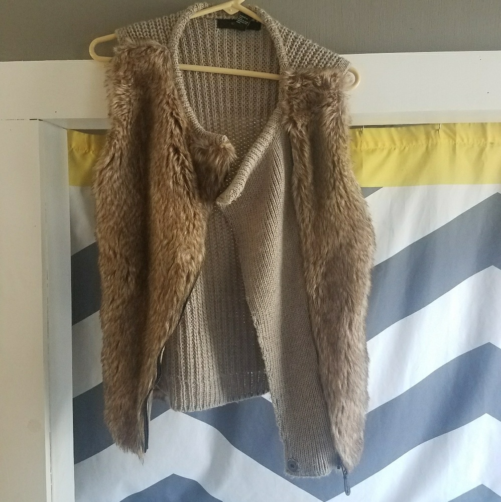 Fur Vest - Sweater Back